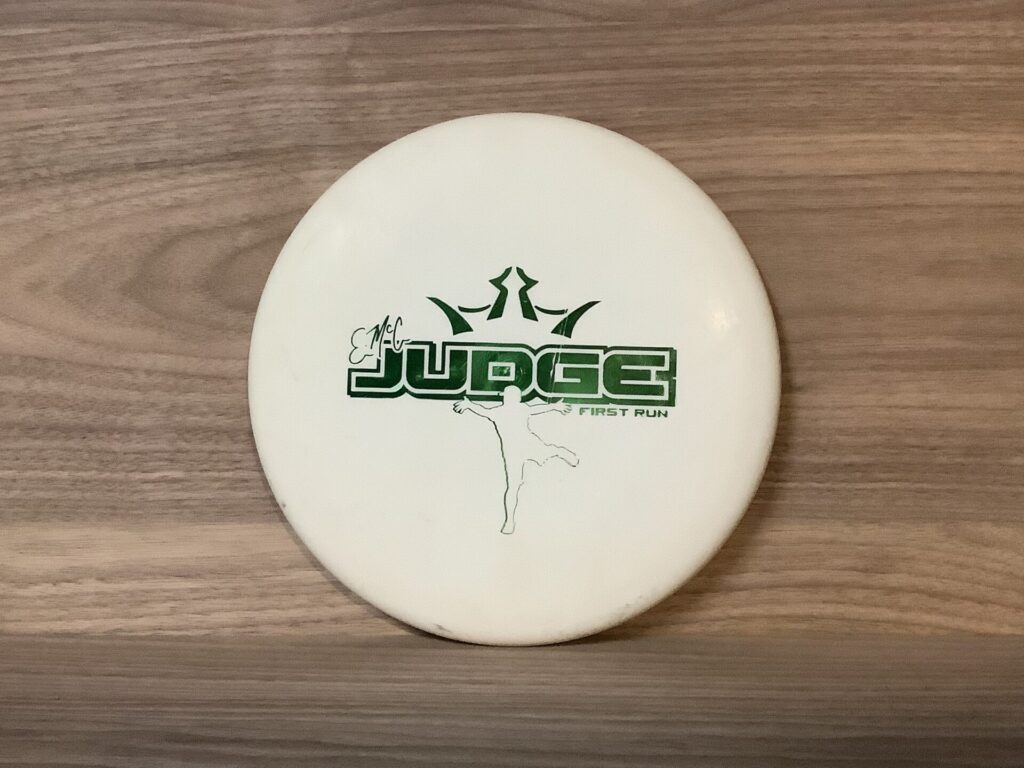Dynamic Discs Judge First Run Classic Hybrid Putter White 173g 8/10
