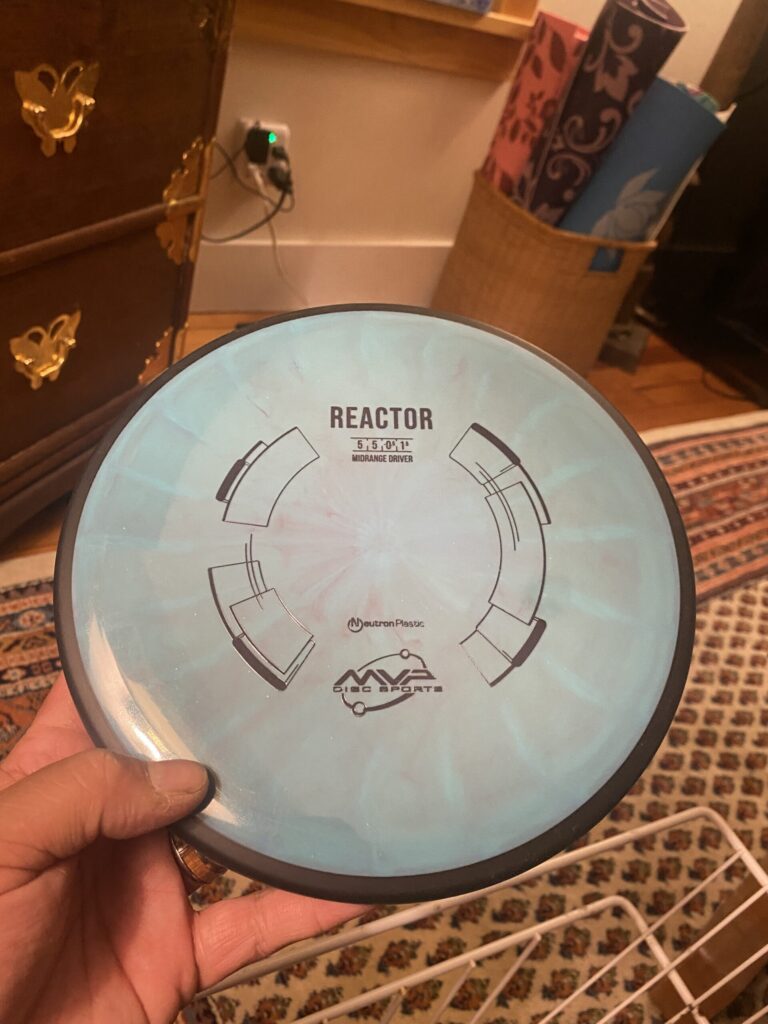 Neutron reactor